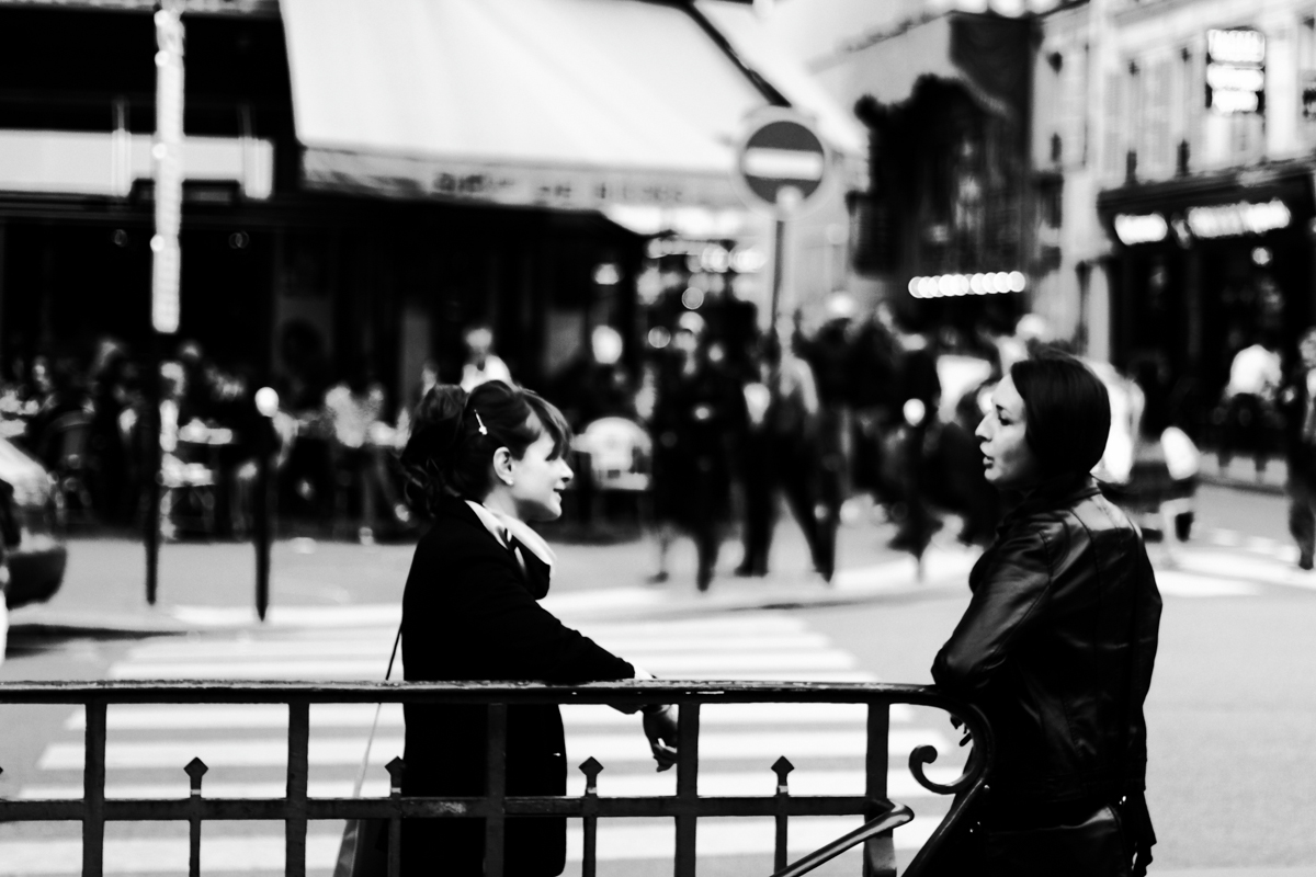 Black and White | Street Photography | Paris | Gossips