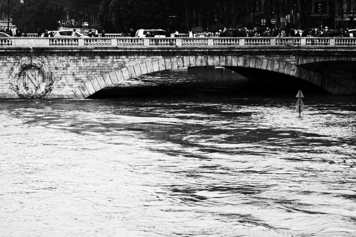 Black and White | Cityscape Photography | Paris | Flood