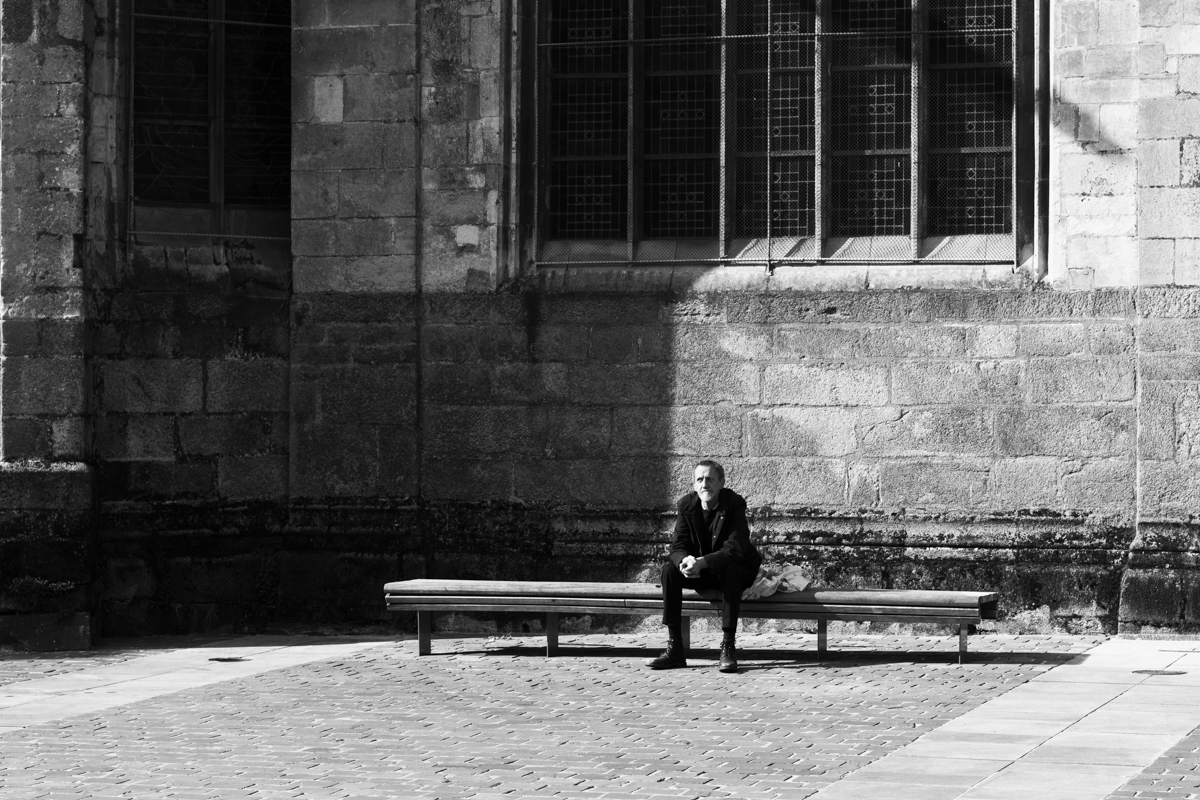 Black and White | Street Photography | Alençon | Waiting